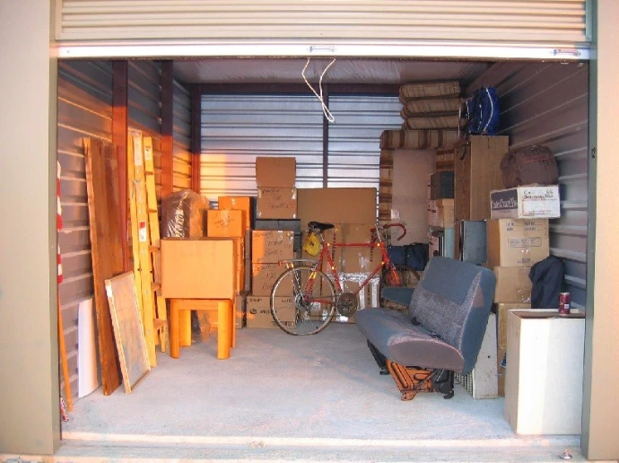 STOCKAGE GARDE-MEUBLES